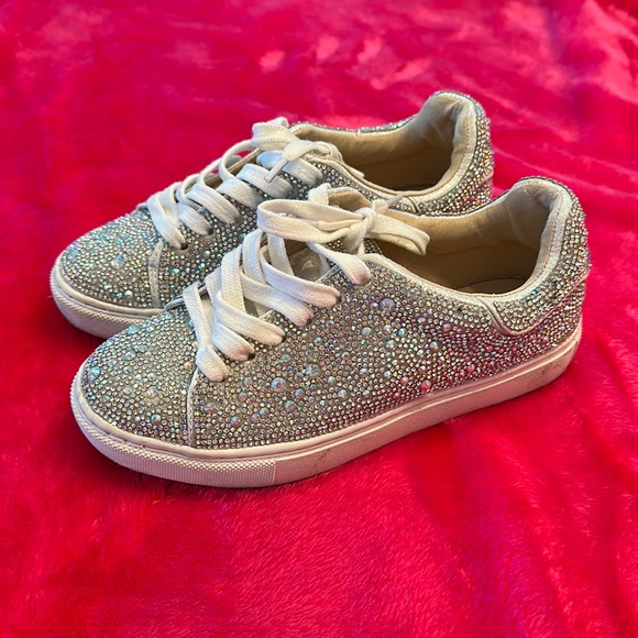Steve Madden Other - Steve Madden Rhinestone sneakers size 2